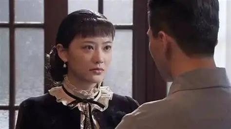 这个男人，把一生中最深情的话留给了三个女人：原配妻子，他叫了一辈子"大姐"；患难
