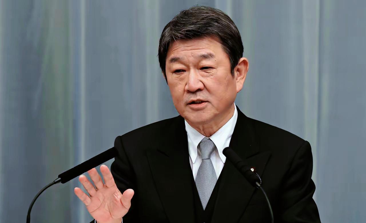 今天日本外相茂木敏充宣称和王外长简短交谈，还不用翻译直接对话，这事简直是厚颜无耻