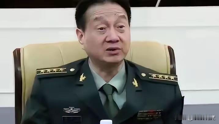 1979年，一个入伍52天的炊事班新兵，连炸越军3个碉堡，师长拍桌子：