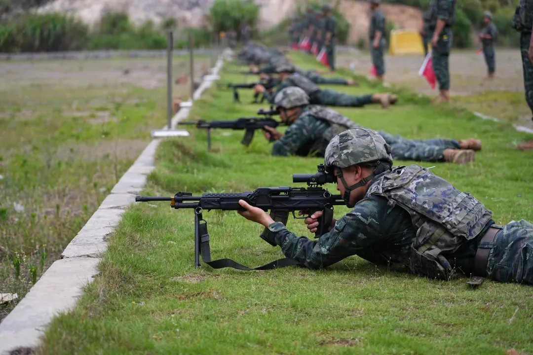 武警湖南总队某支队组织特战分队进行实弹射击(人民武警)烽火问鼎计划​​​
