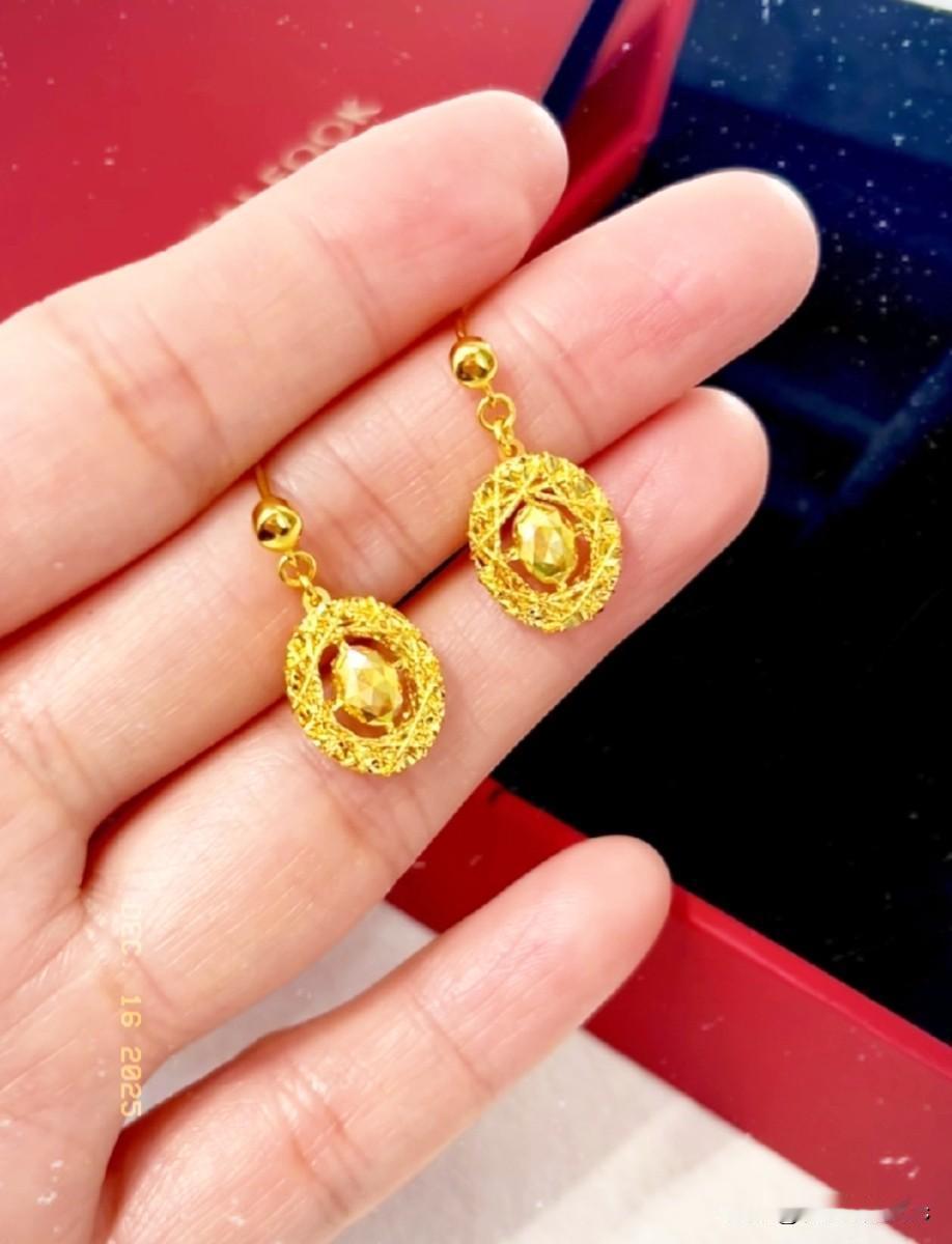 我反正是真没见过这么“傻”的婆婆，简直是颠覆了我的认知！你猜怎么着？大家都