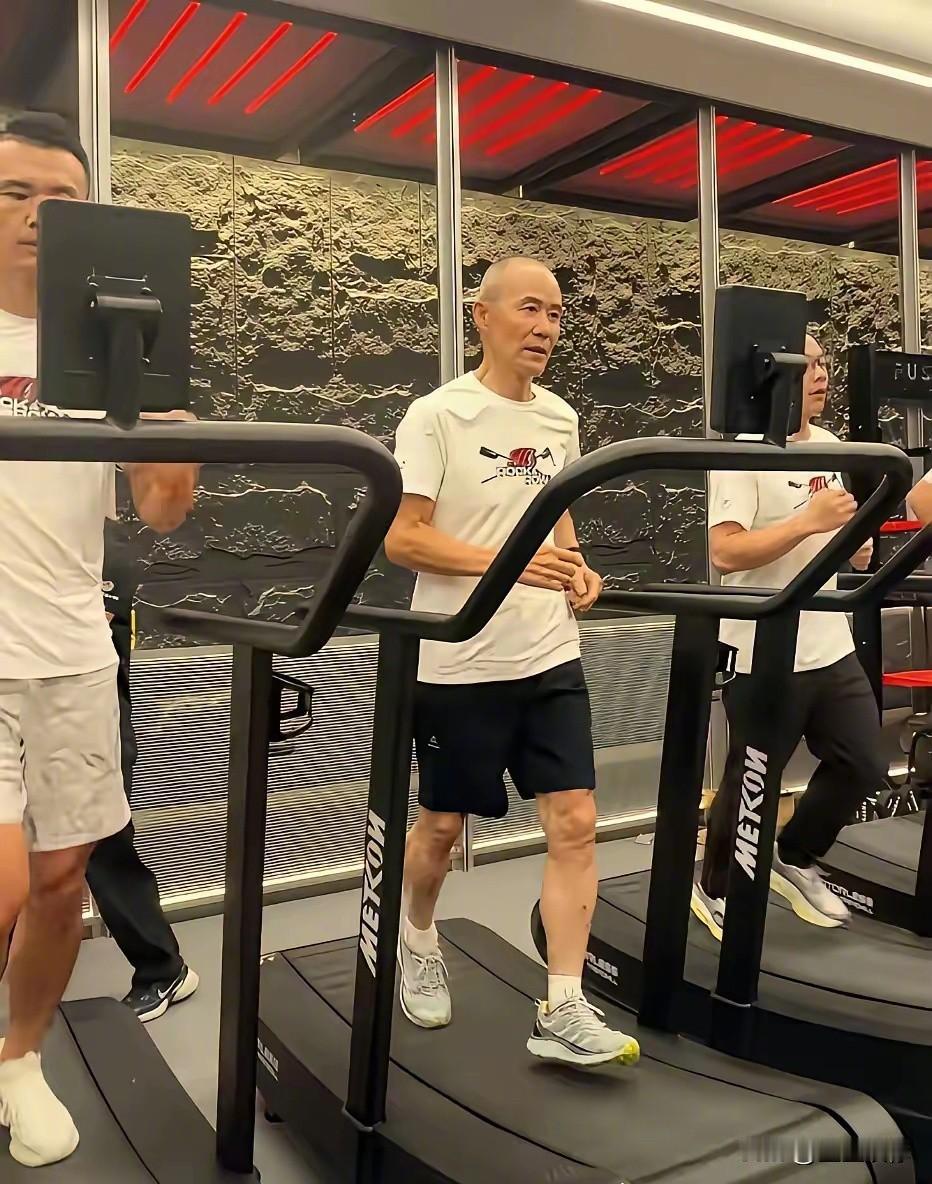 深圳地铁因万科巨亏上千亿，国资亏空、纳税人买单，这事必须有人担责。郁亮等管理层跑