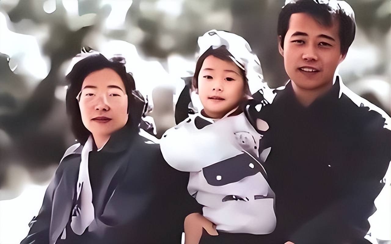 王石45岁的大女儿依旧单身，比后妈田朴珺大一岁，比妹妹大40岁！提起王石，人们往