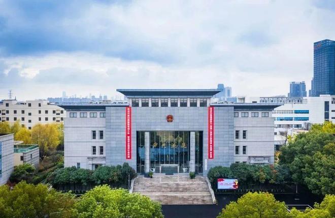 苏州法院的判决备受全国人民关注，全国人民定会对违法判决说“不”。苏州法院在LV