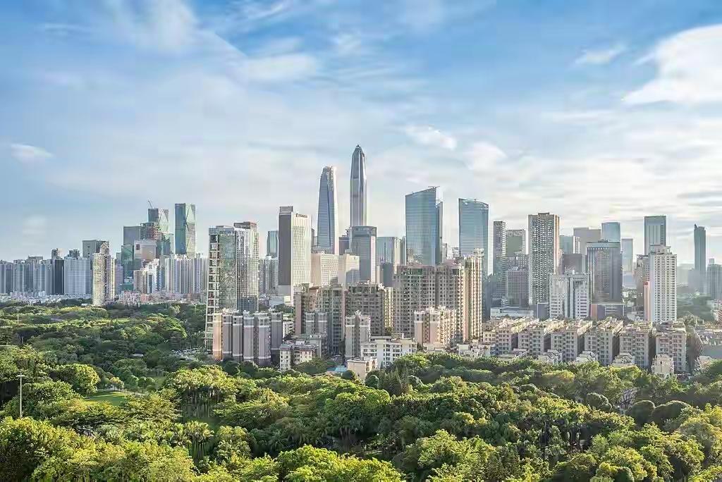 房产税按家庭户基50平米加人均50平米以上起征，全国统一税率，确实有它的合理性