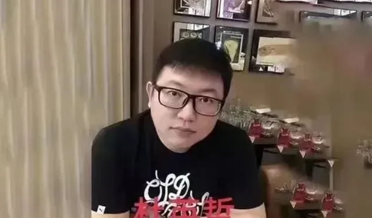 “我睡过100多个女学生。”2022年，知名艺考培训机构影路站台的校长杜英哲，曾