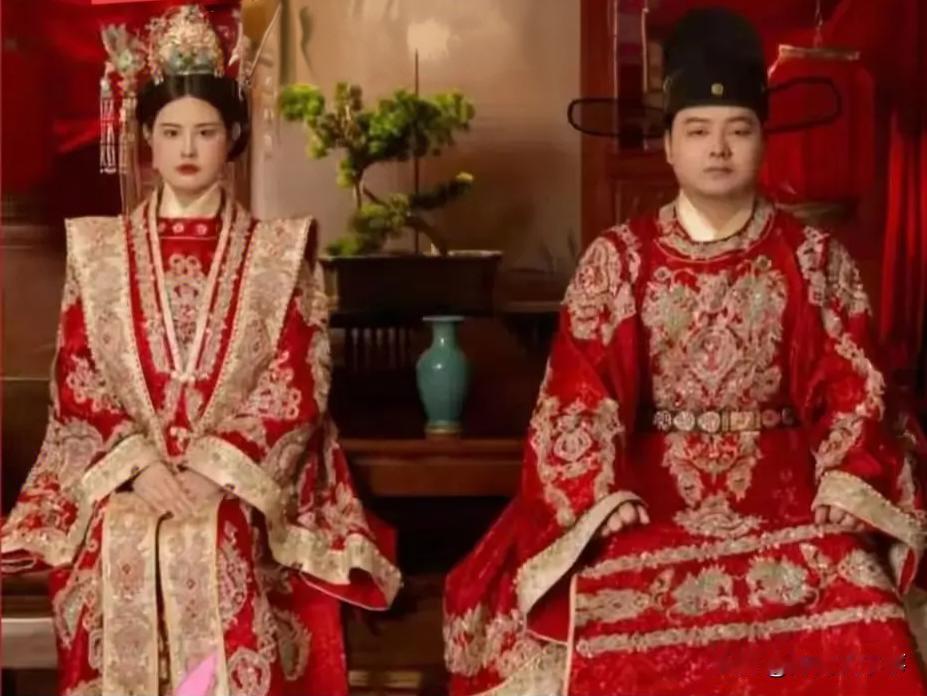 鲁山女教师一事，要是网友提供的线索没错，那就能解释得通她为什么会选择这一条路了。