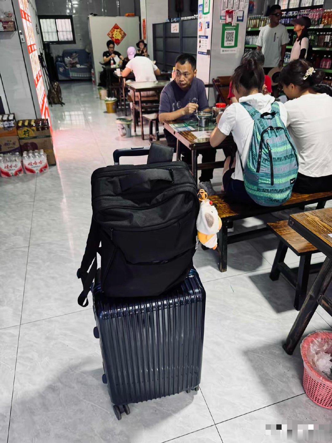 出入境管理条例毫无征兆的，中国大陆刚刚颁布了一个关于出入境管理的行政条例，9月1