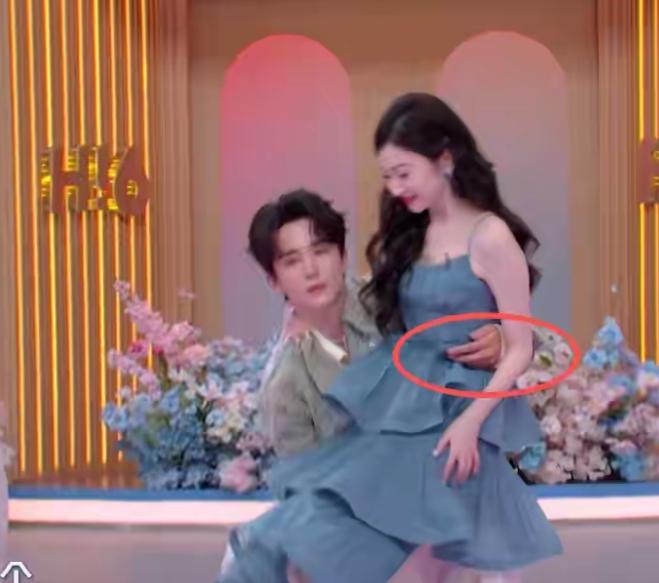 摸景甜胸侧，搂李雪琴胳膊，没分寸感的他来《你好星期六》干嘛？娱乐明星