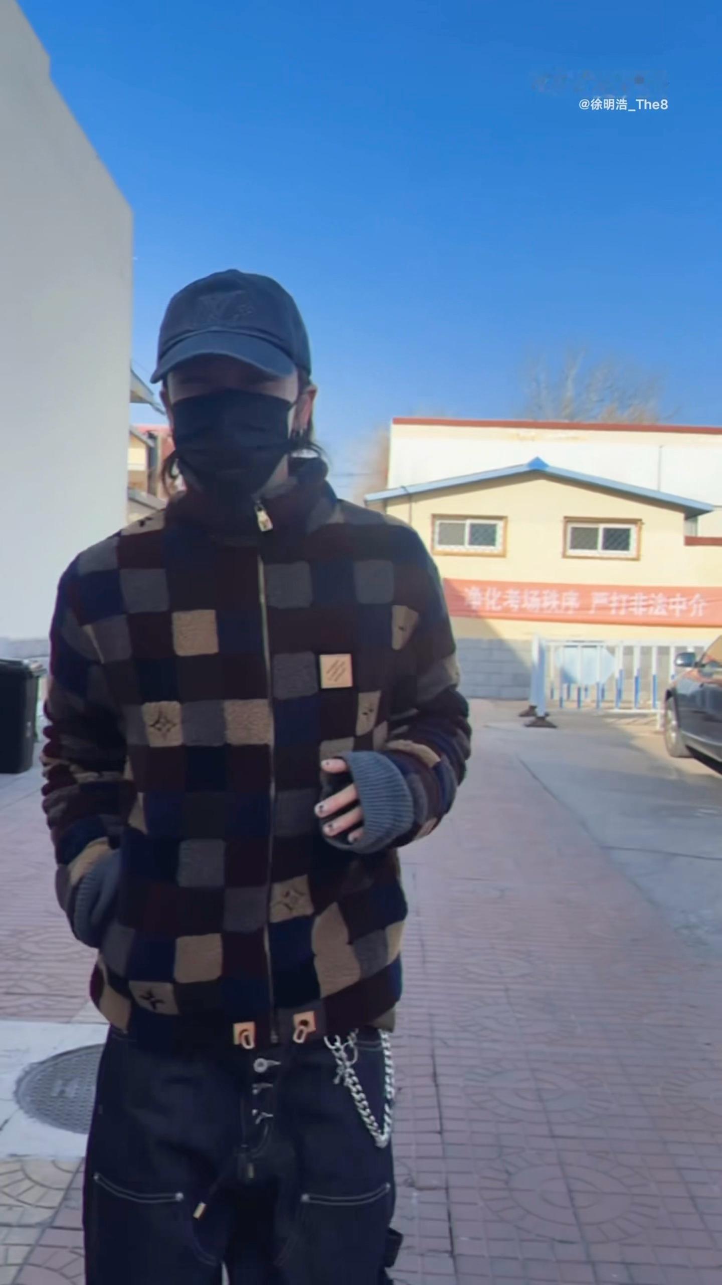 哈哈哈哈哈哈哈哈哈哈哈哈哈哈徐明浩发了考驾照直拍，还给自己配了雷霆bgm……bu