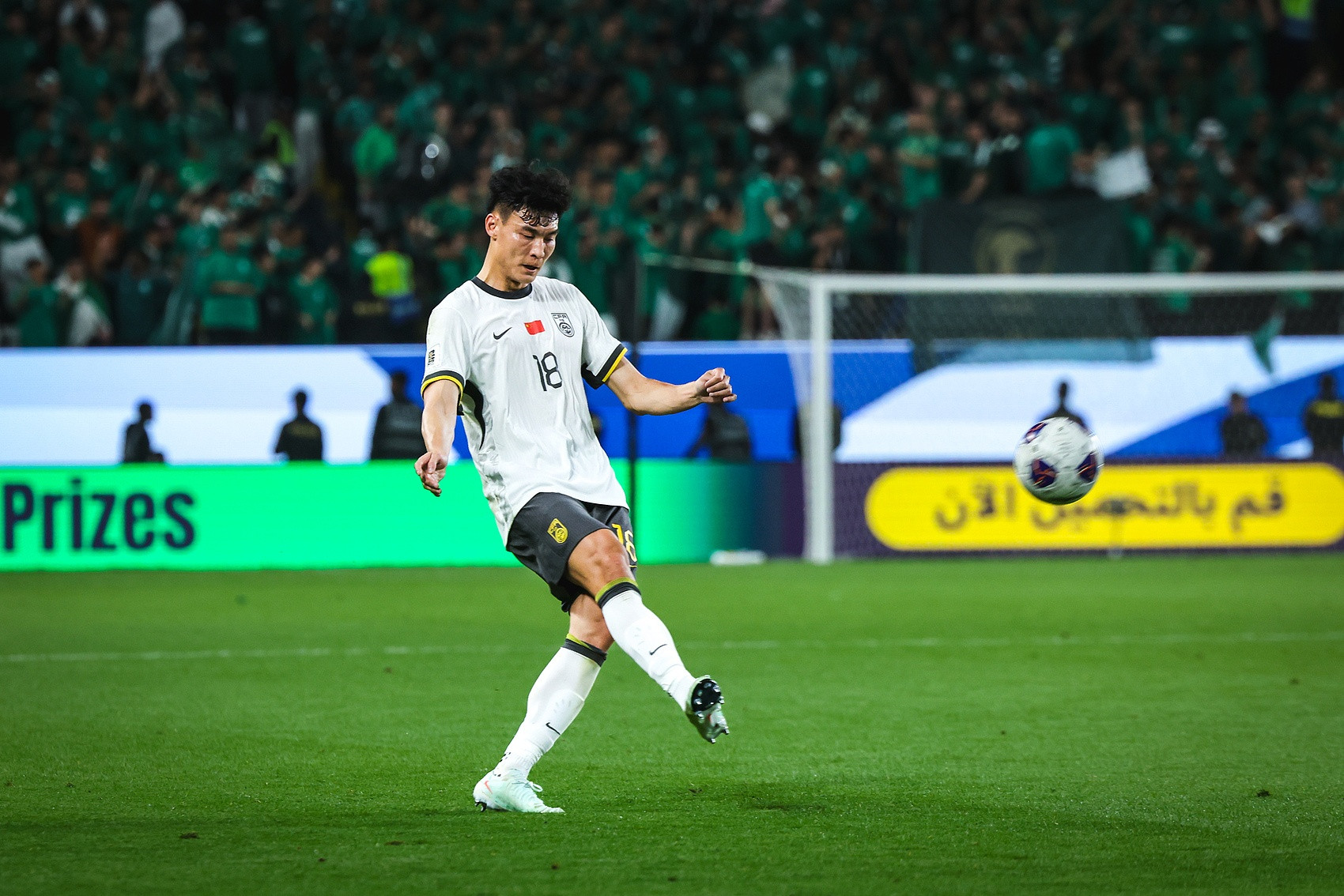 媒体人: 李扬因种种原因没能加盟后, 海港的中卫目标锁定了韩鹏飞