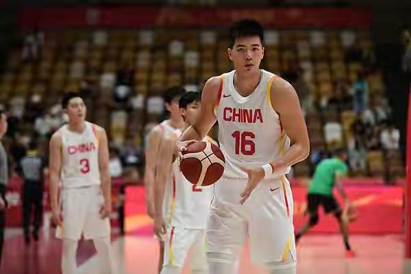 焦泊乔这也太尴尬了？郭士强好不容易给他一个上场的机会，焦泊乔上去就完成了一个漂亮