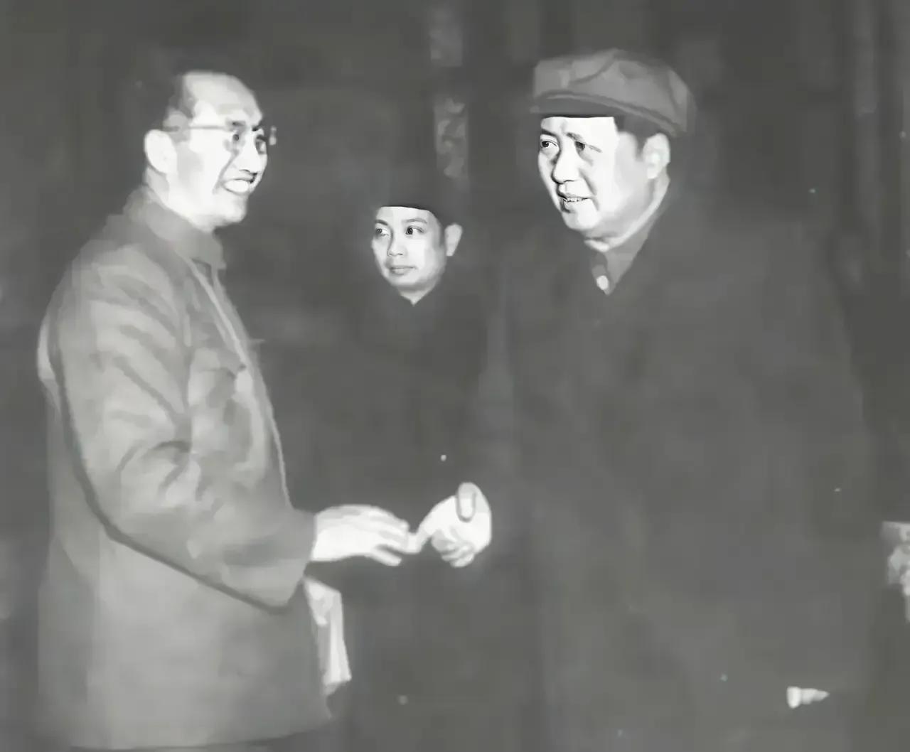 一代帅星徐向前元帅曾深情地说：“中国出了这样一位伟大的巨人，是