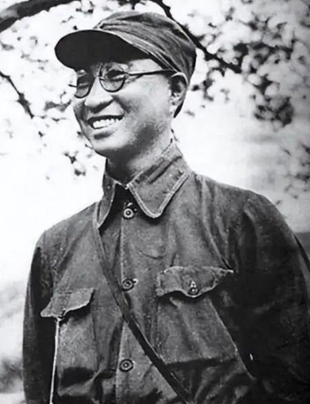 1961年，陈赓逝世，得知消息的蒋介石失魂落魄，悲痛不已。他下令设灵堂祭奠，并饱