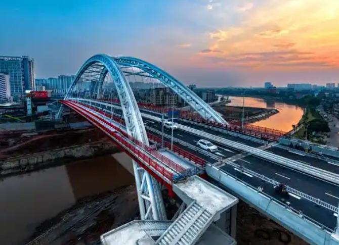 台企开始抢跑道了。运河还没通航，148个5000万元以上项目已经签约落地经济