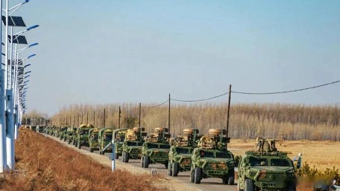 铁甲洪流79集某旅在陌生地域开展远程机动训练，机动全程数百公里，跨昼夜连续实施，