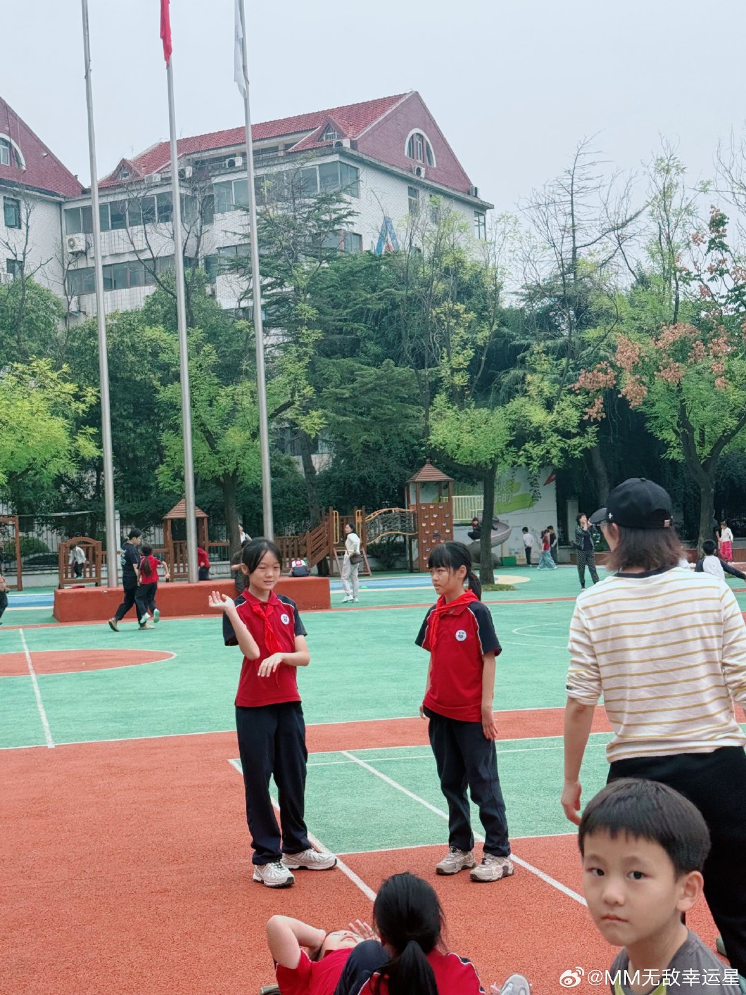 不止一个人说她长得像大s，​