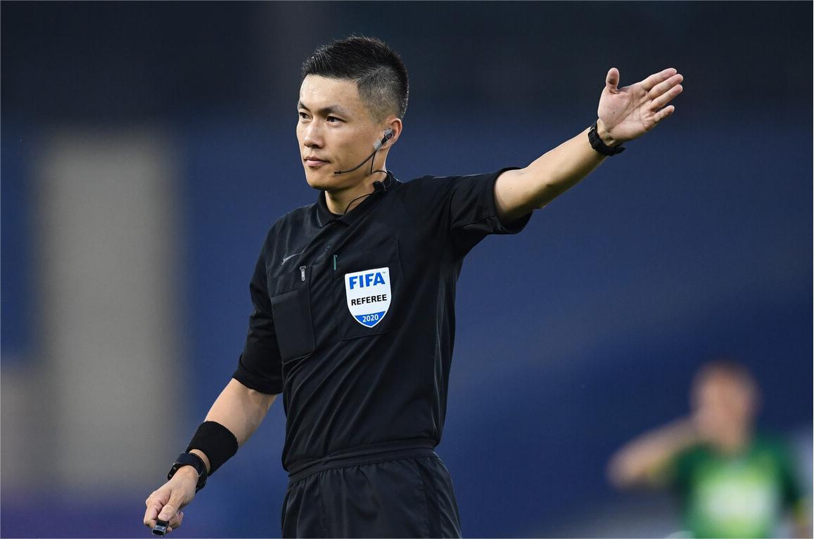 板子不打到自己身上是不知道疼的！以前北京国安球迷老嘲笑泰山球迷斤斤计较于判罚，如