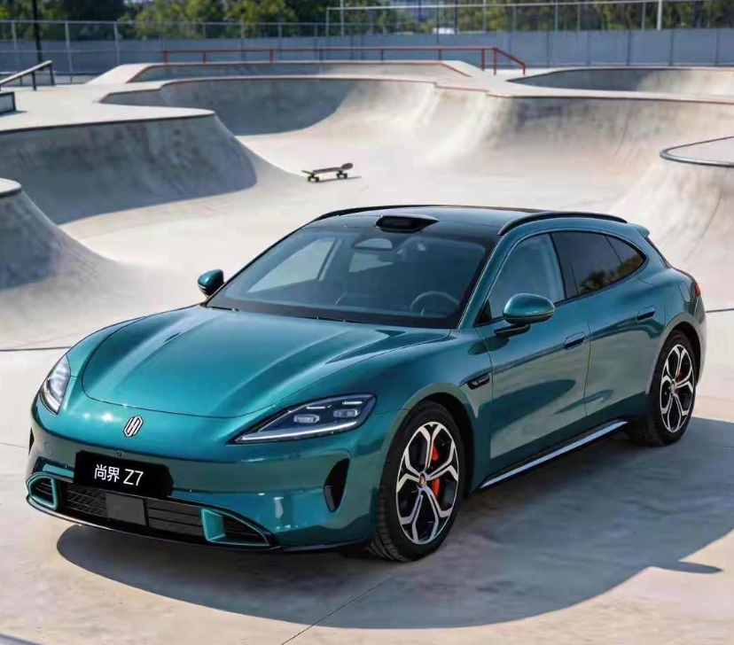 小米发布SU7，华为同步推Z7，续航只差3公里