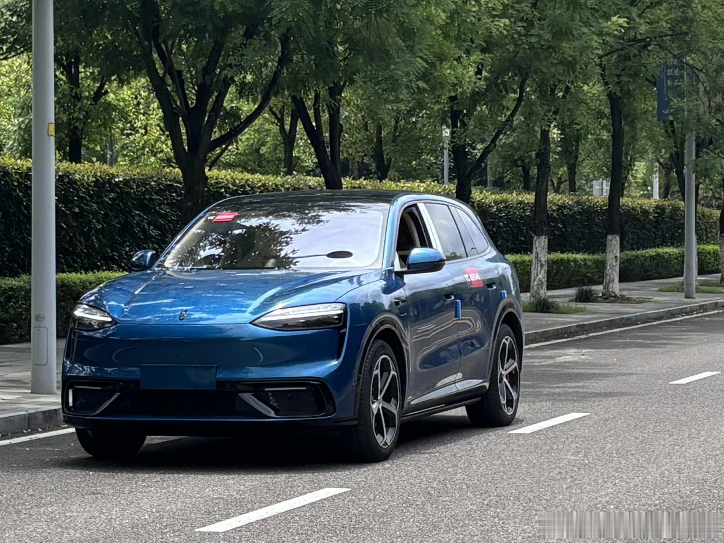 问界M6舱内激光雷达版本的路试车被拍到了，从各项实测来看，华为ADS舱内激光版的