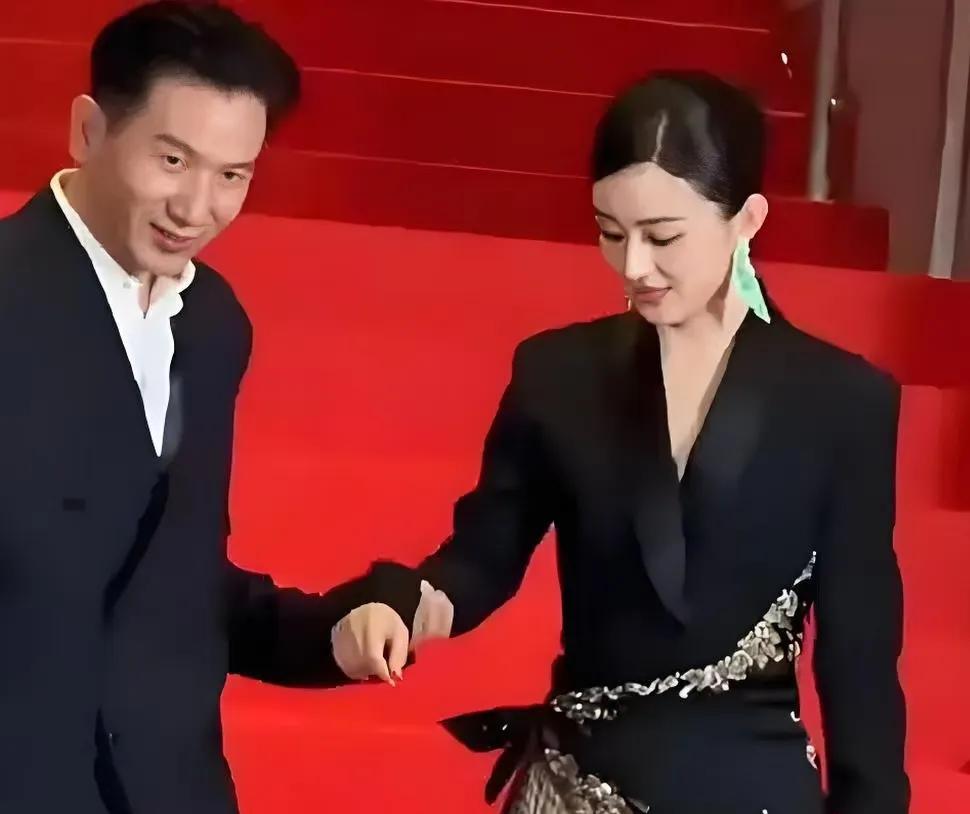 果然还是女人懂女人，我问我婆婆，赵丽颖的绯闻都传了一天了，她为啥不回应呀，我