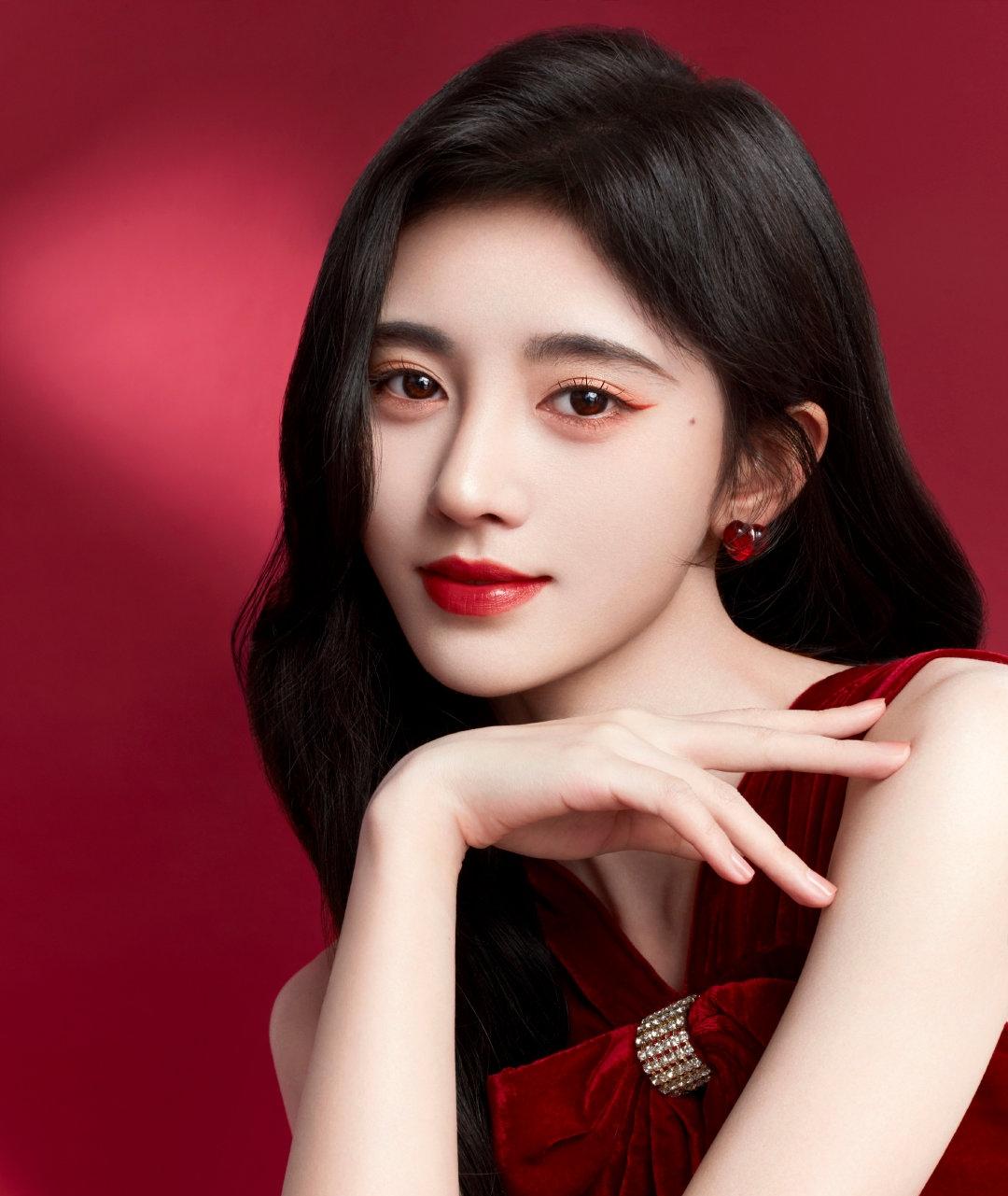 我有种预感鞠婧祎要圈一大波粉了实话说，之前反感鞠婧祎的人不在少数，主要是那个