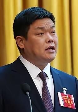 南宁的李冉给所有的高知官员敲了警钟！1976年4月的人，2008年博士毕业。