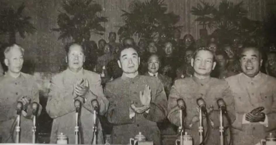 1948年，廖承志突然发了一封电报：“五一节快到了,中央有什么屁要放？”看到电报