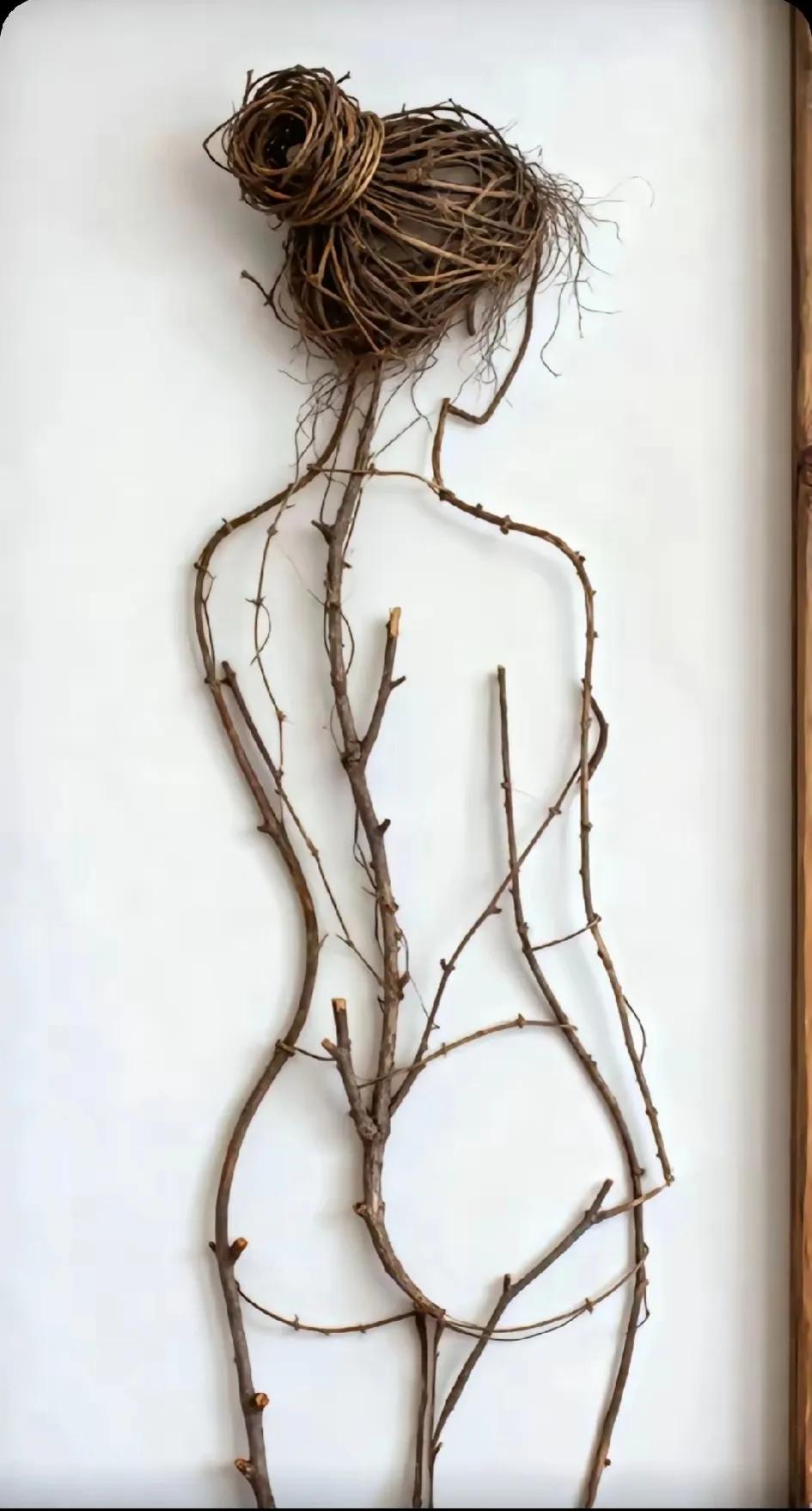 傍晚放学的时候，上初中二年级的儿子班主任老师气呼呼的给我打电话，说儿子上课不注意