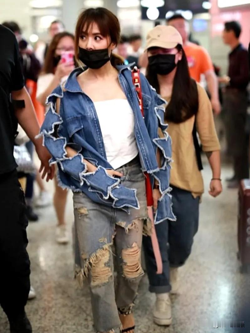 越来越发觉，钱，真的太重要了，当每个月有6000元的固定收入时，早餐吃屉肉包