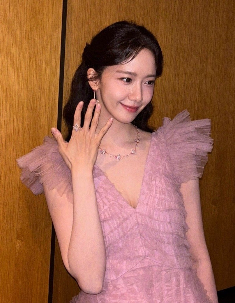 林允儿在复制粘贴的时代，你是手写的诗