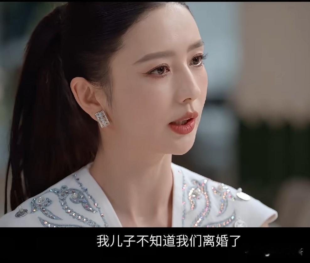 佟丽娅和陈思诚，引发热议！9月15日，佟丽娅接受访谈，和陈思诚离婚5年了，没想到的是，直到今天，俩人