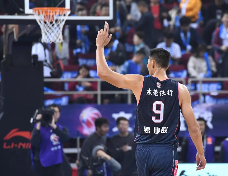 单从CBA维度，哪个球员的成就最高？