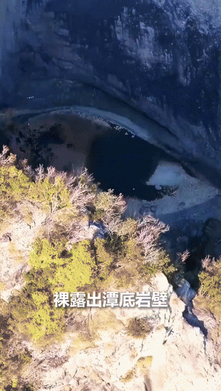 火到人民日报了！浙江，一女导游在雁荡山大龙湫景区，偶然发现了“龙眼”奇观，立马用