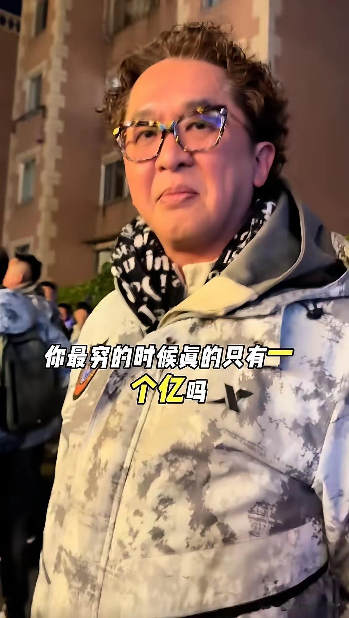 邓兆尊才是风流，看起来不帅气，但是人家却能有三个女朋友，不谈婚论嫁，不分大小，三