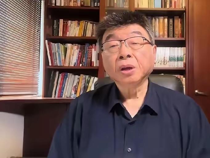 邱毅难得直言认错，坦言自己从前看错了郑丽文。邱毅以前挺看好郑丽文。他觉得这人