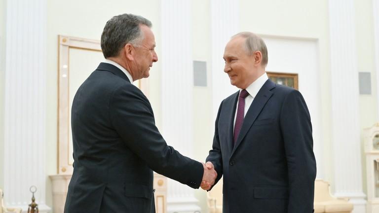 华盛顿和莫斯科正在逐步达成协议正如预期的那样，周二在克里姆林宫举行的五个小时