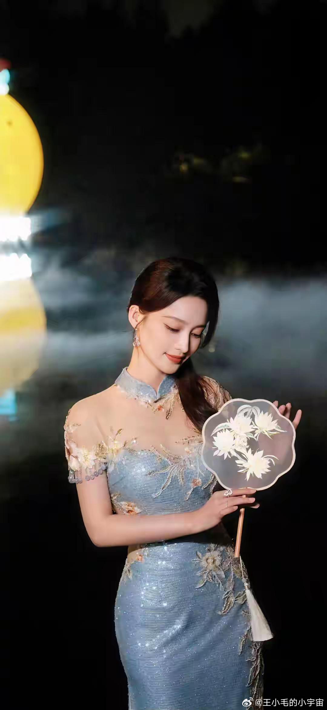 1、李沁本人性格一直平和通透，但在旅行综艺录制后期彻底想开了，不愿再和那位女嘉宾