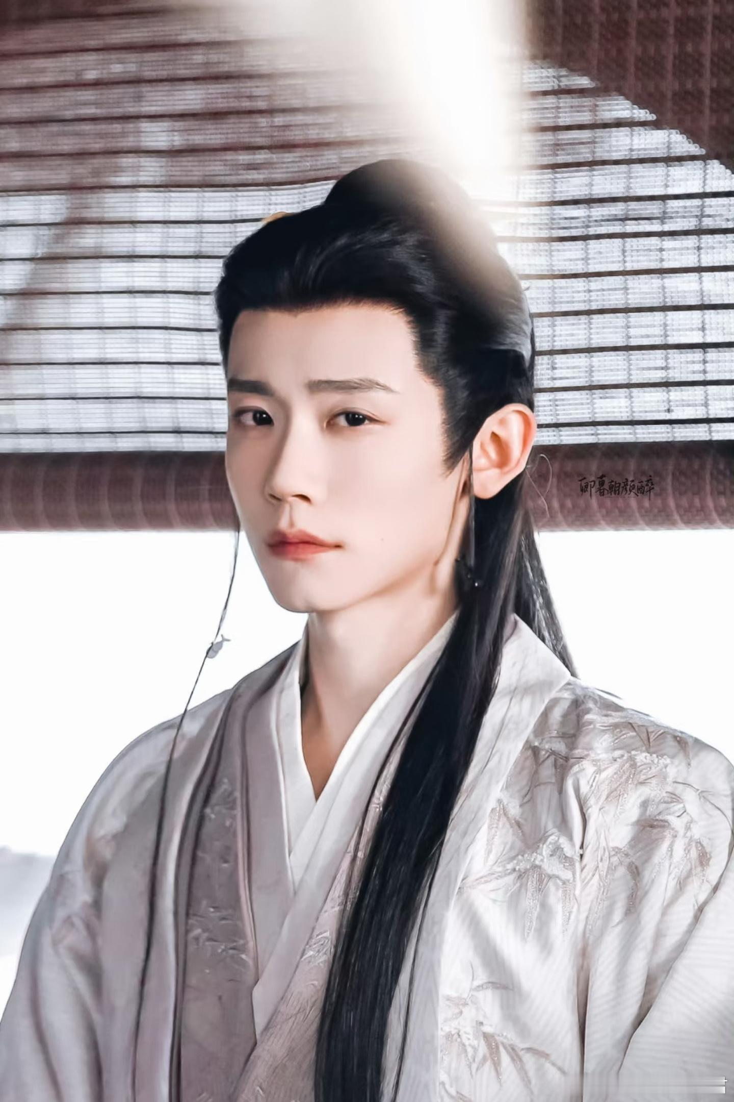 芒果TV古装剧《朱雀》主演：李卿开机时间：8月底横店拍摄周期：40天