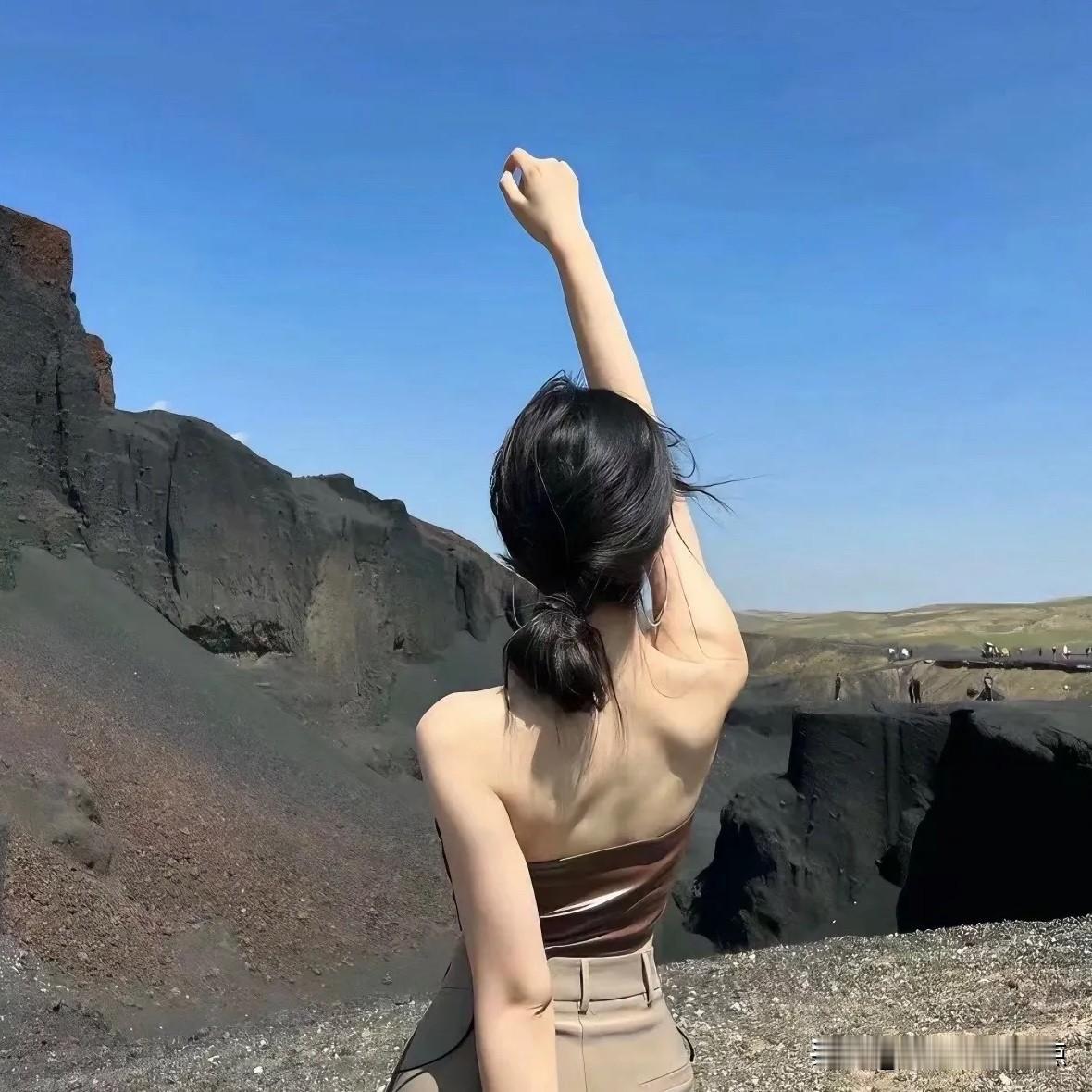 如何让一个男人从精神上离不开你第1:懂得在他脆弱的时候站出来，一个男人遇到困