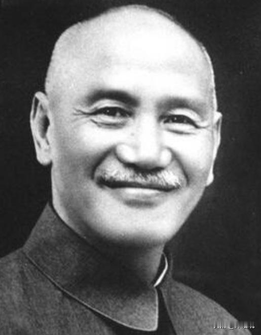 1945年重庆谈判时，蒋介石放走了毛主席，众人问起原因，他大言不惭地表示：“我有