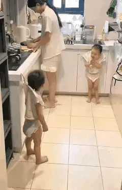 这带娃带出经验了