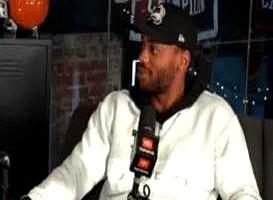 我跟你说个事儿，笑得我肚子疼。湖人当年捧着一份3年的合同，说，哥们儿，来我们这