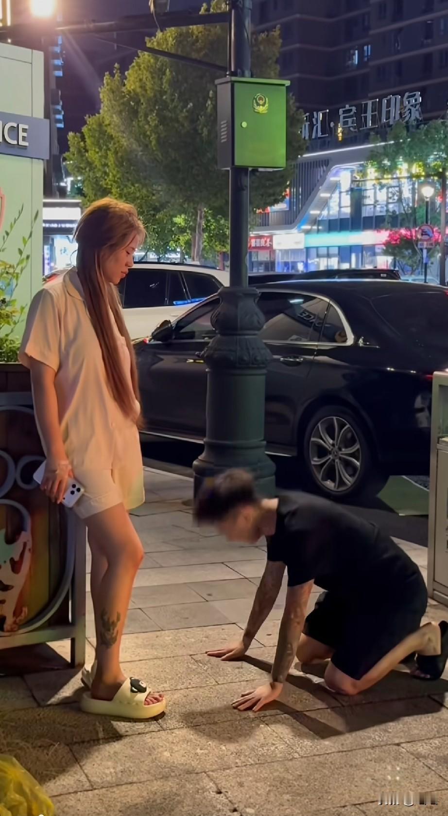 等你有迈巴赫就不会那么自卑了