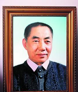 改革开放后，《金光大道》的再版在文坛立刻引起轩然大波，莫言、艾青、叔绥人、何满子