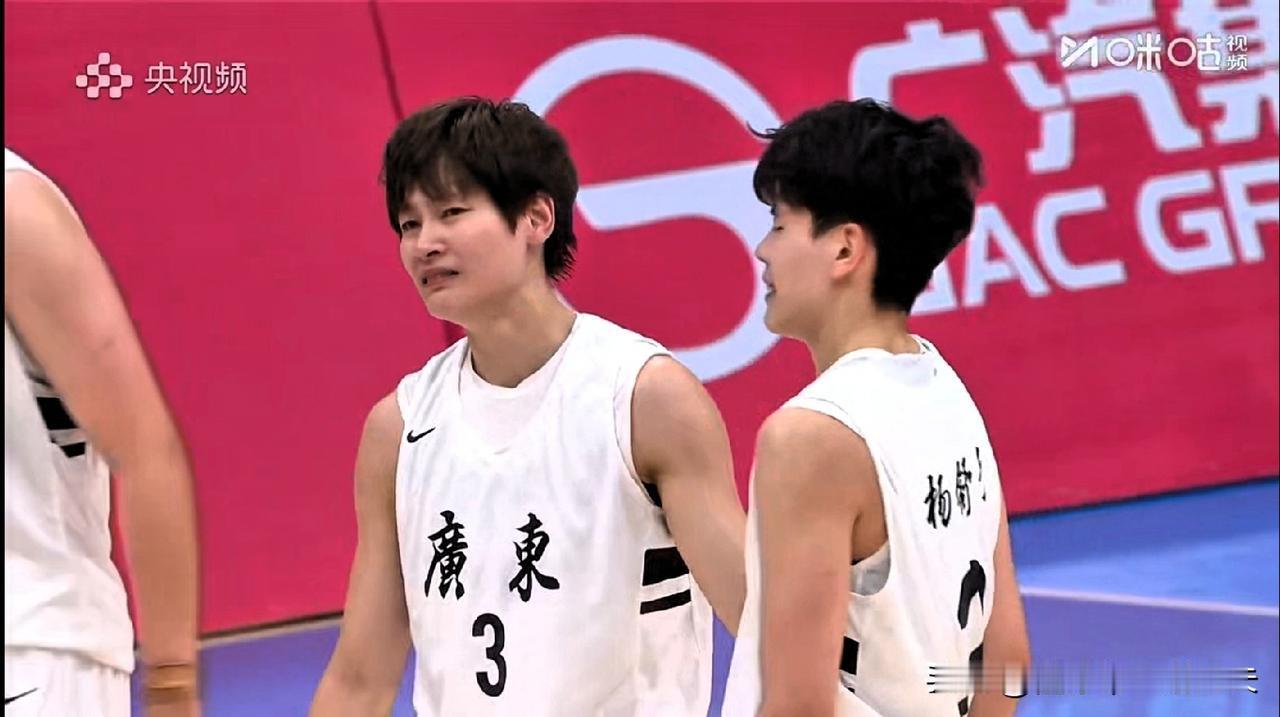 李梦和韩旭状态太差了！眼睁睁看着广东女篮拿金牌，关键时刻顶不上去，我认为这届全运