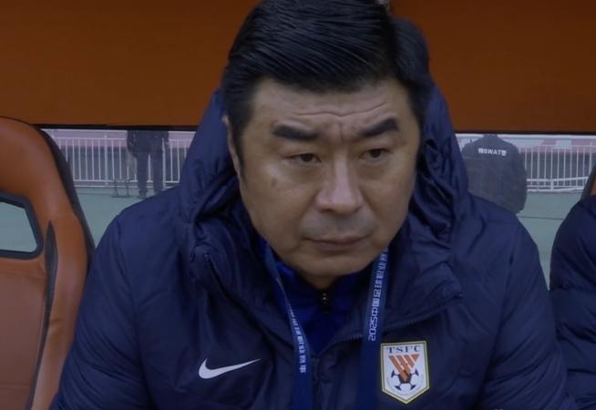 山东泰山的主帅足球报陈永说：陈永写道：泰山的“主帅”，那肯定不是韩鹏啊。但