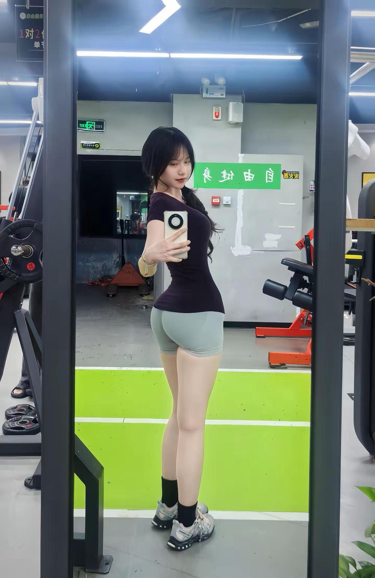 么么叽。拆穿你多没意思，年纪大了就喜欢看别人演戏，精彩的地方还可以给你鼓鼓掌，实