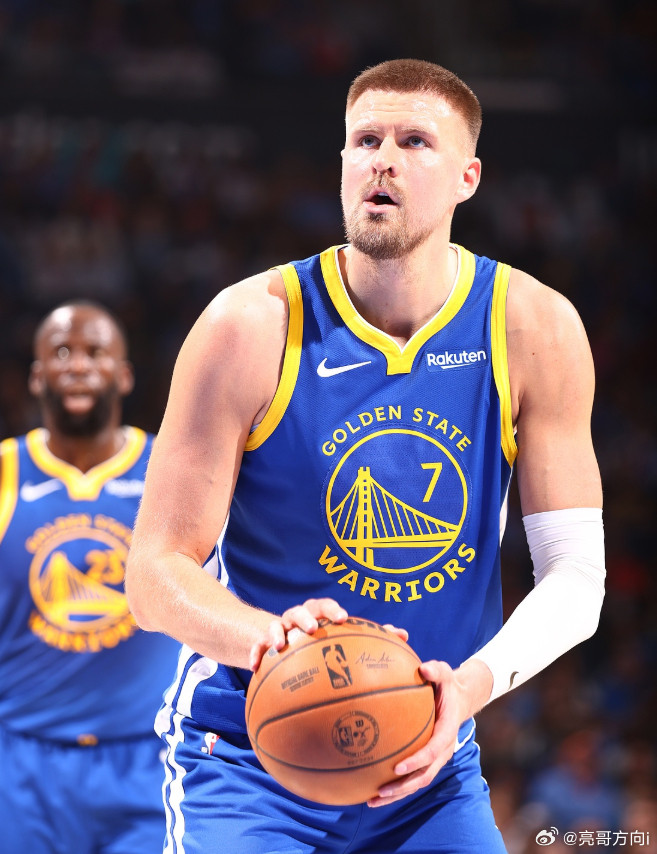 NBA常规赛，勇士97-104不敌雷霆，科尔赛后接受媒体采访。谈到波尔津吉斯，科