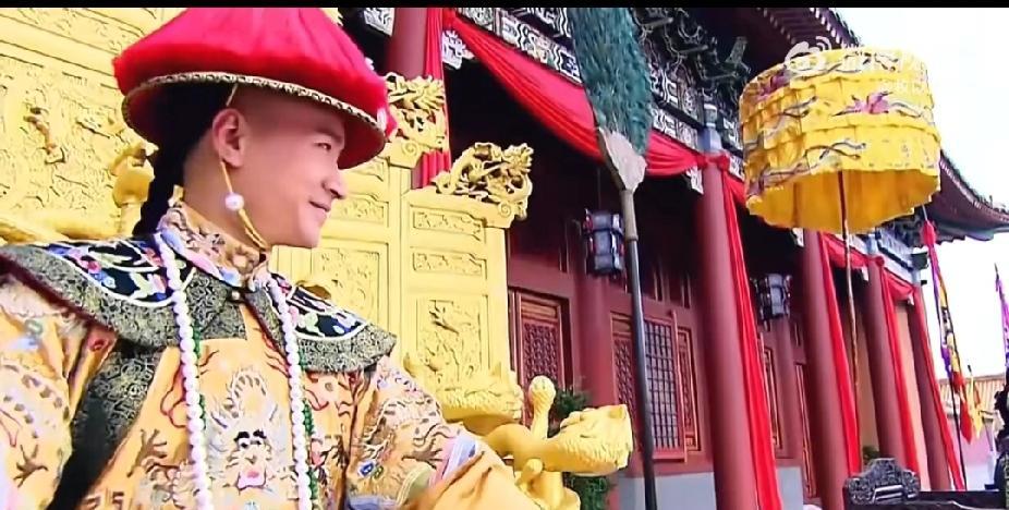 i何晟铭简直让人眼前一亮！如今他化身喜剧达人，玩梗接梗行云流水，分分钟把网友逗得